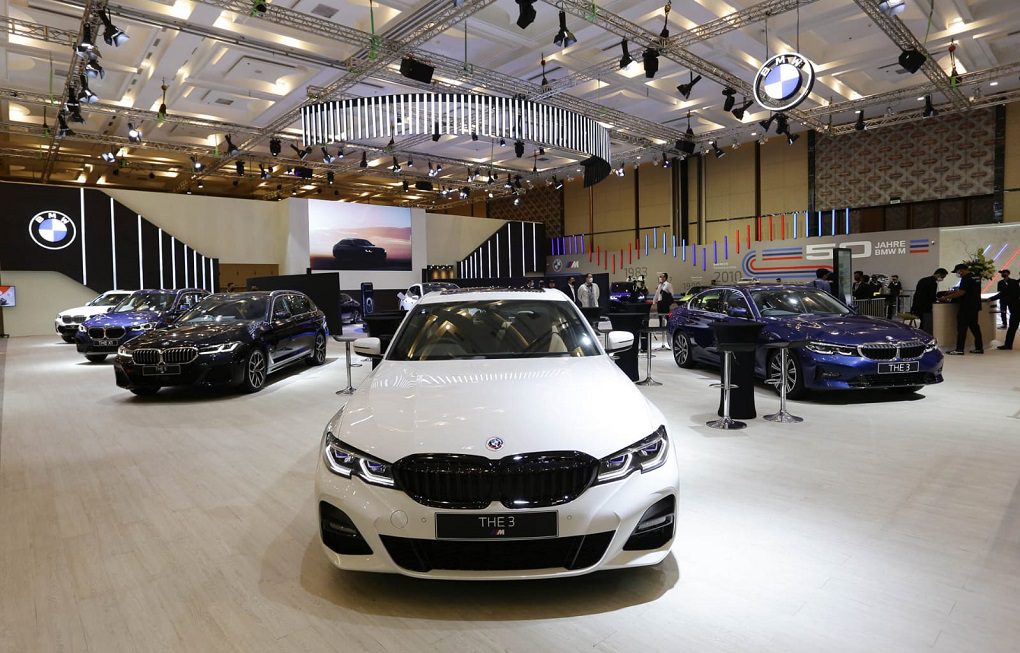 JOY is Electric Dari BMW Group , BMW iX Dan BMW i4