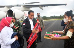 Presiden Jokowi Dan Ibu Iriana Tiba Di Kepulauan Tanimbar