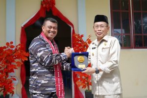 TNI Angkatan Laut Renovasi Tempat Ibadah Dan Posyandu Di Halmahera Utara 