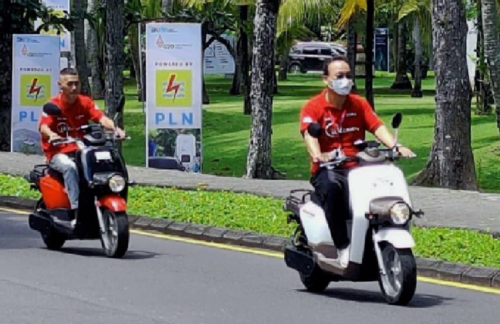 Uji Empiris Sepeda Motor Listrik DATAM Regen Dalam Event Future SMEs Village KTT G20 Bali