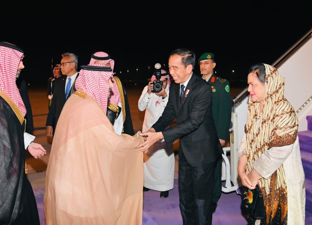 Presiden Jokowi Tiba di Riyadh, Arab Saudi