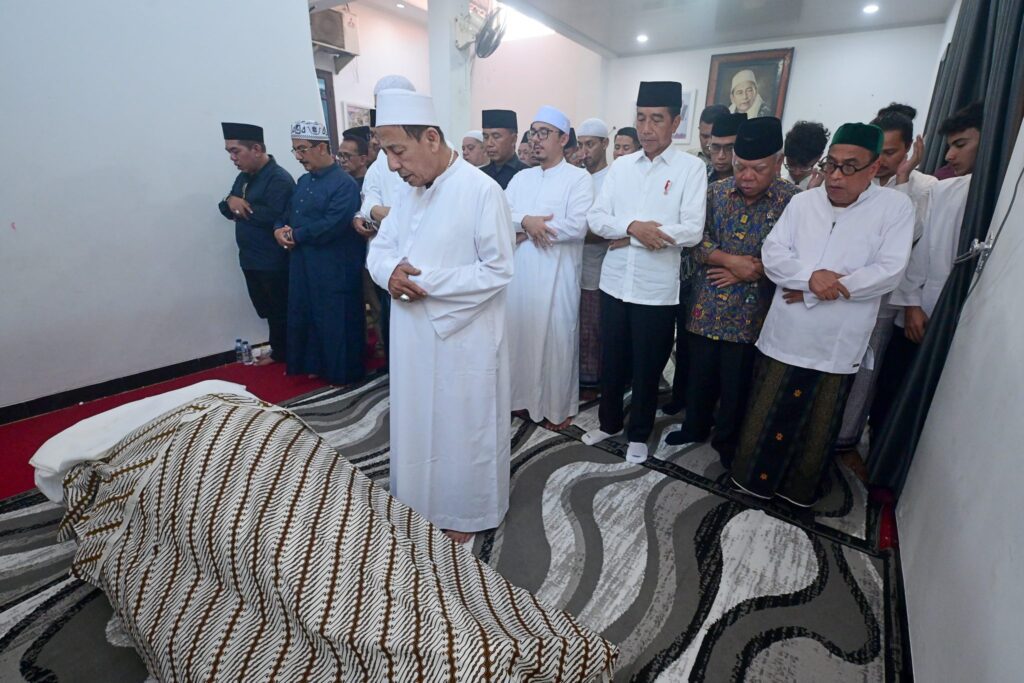 Presiden Takziah ke Rumah Duka Syarifah Salma