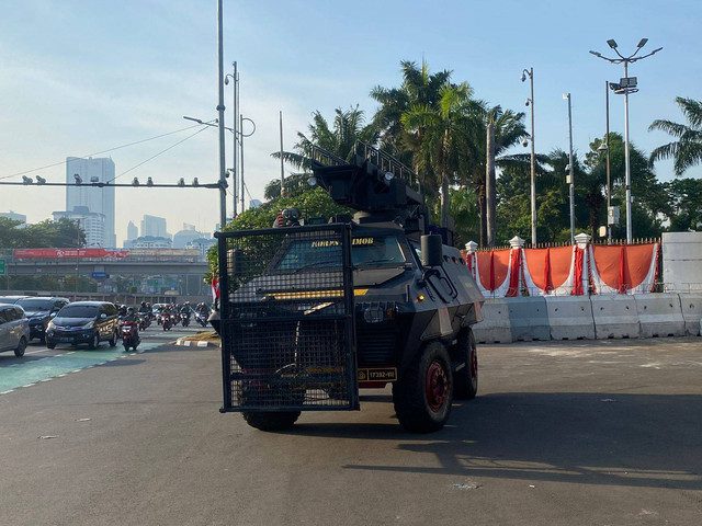 Massa Unjuk Rasa Mulai Padati Gedung DPR RI