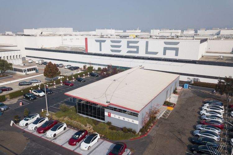 Tesla Recall 1,68 Juta Unit Mobil Listrik