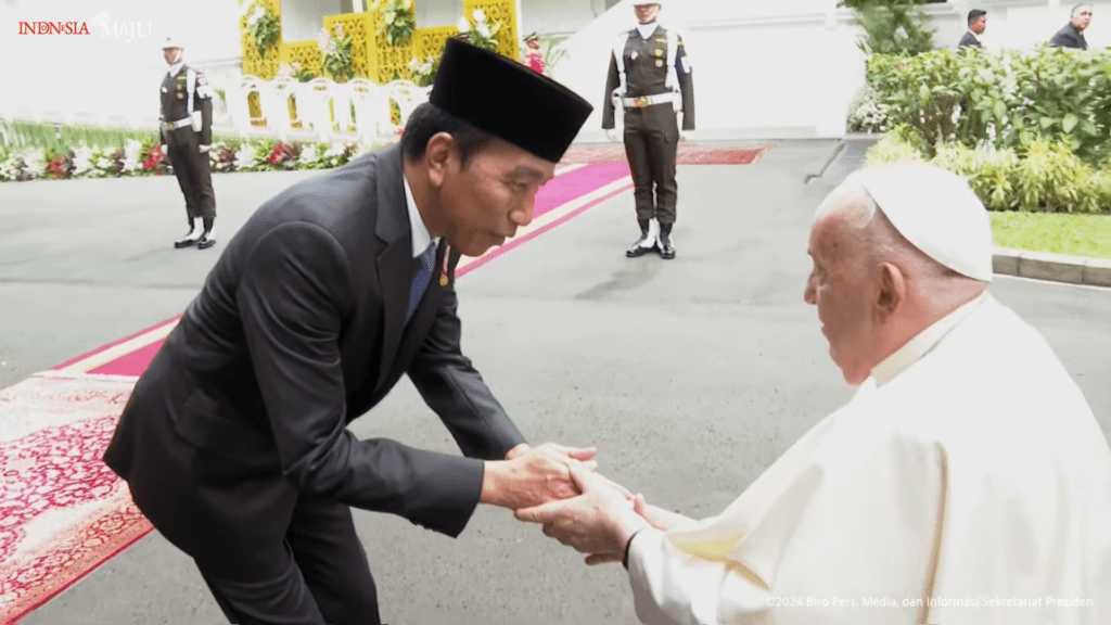 Paus Fransiskus Bertemu Presiden Jokowi di Istana Merdeka